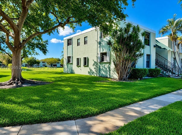 7396 NW 18th St, Margate, FL 33063