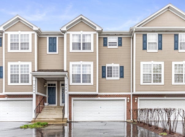 2285 Hudson Circle, Aurora, IL 60502