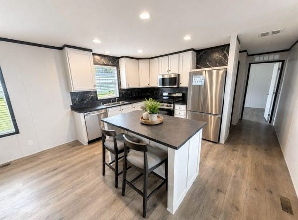 656 Woodlawn Drive, Fowlerville, MI 48836