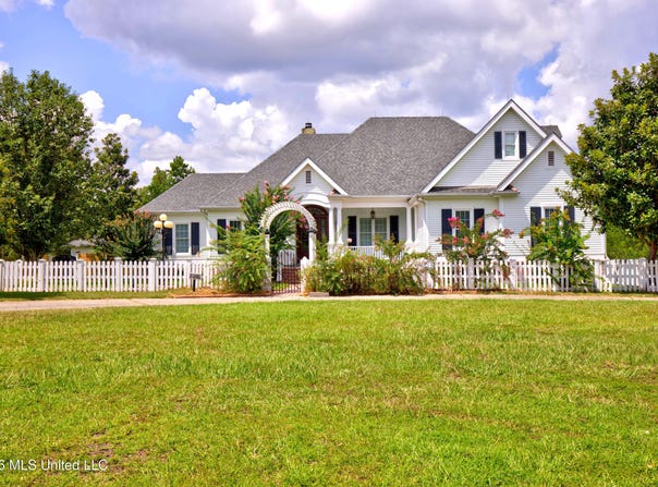 5037 Longbow Drive, Kiln, MS 39556