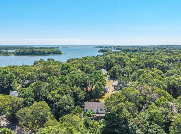 20 Mutiny Way, Mashpee, MA 02649