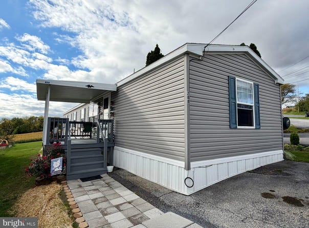 288 PFAUTZ HILL Road, STEVENS, PA 17578