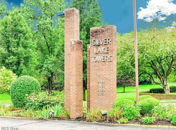 3064 Kent Road, Stow, OH 44224