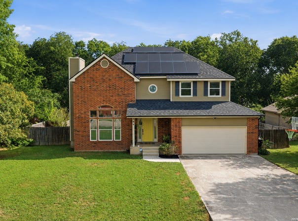 296 SPRING RIVER DR, Martindale, TX 78655