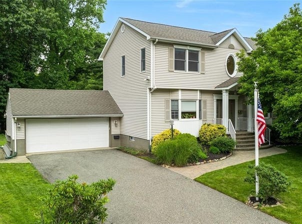41 Circle Drive, Paramus, NJ 07652