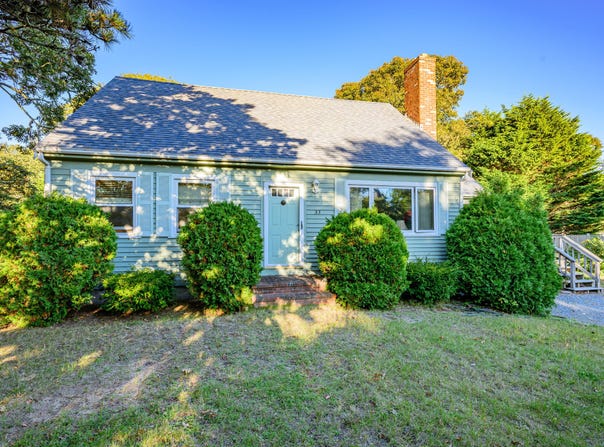 33 Holmes Road, Harwich, MA 02645