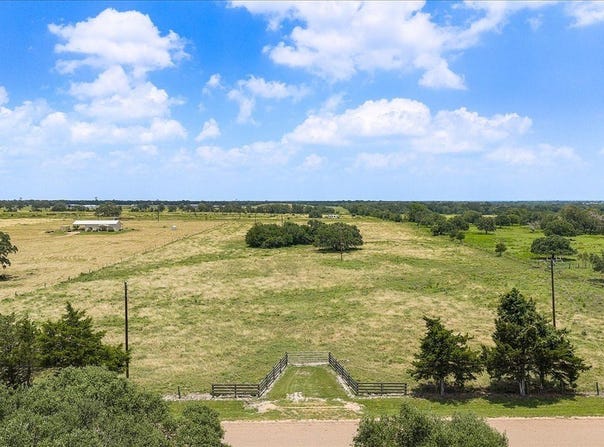 7260 Goehring Road, Ledbetter, TX 78946