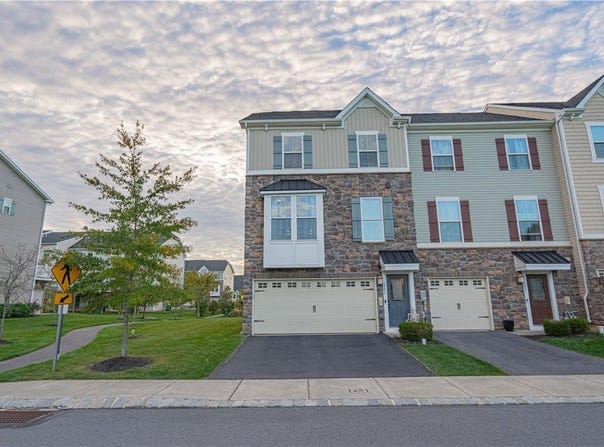 2293 Raya Way, Bethlehem Twp, PA 18045