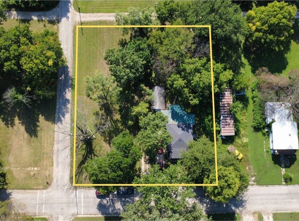 809 N 7th St, Fredonia, KS 66736