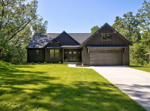 3126 Red Oak Drive, Saugatuck, MI 49453
