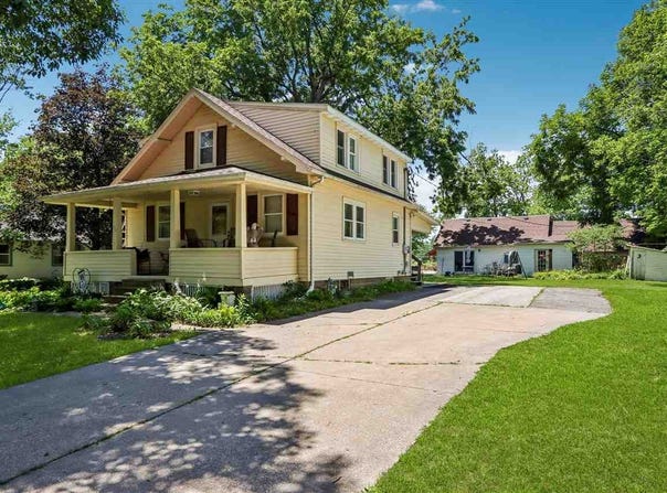 515 3rd Ave, IowaCity, IA 52245-4512
