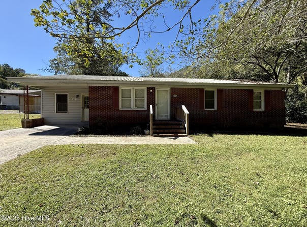 403 Henderson Street, Williamston, NC 27892