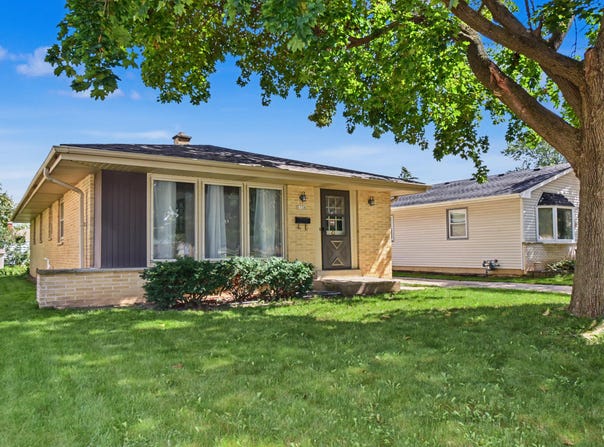 1138 S 120th St, West Allis, WI 53214