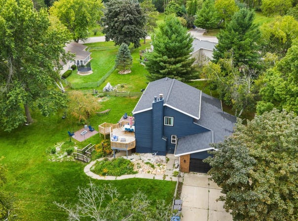 1074 Tinkham Trail, Baraboo, WI 53913