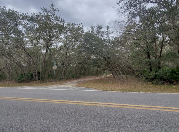 127 GLENDALE Avenue, Interlachen, FL 32148