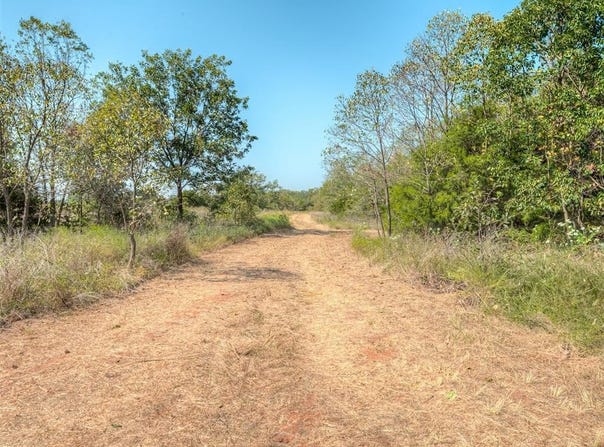 E 3390 Road, Chandler, OK 74834