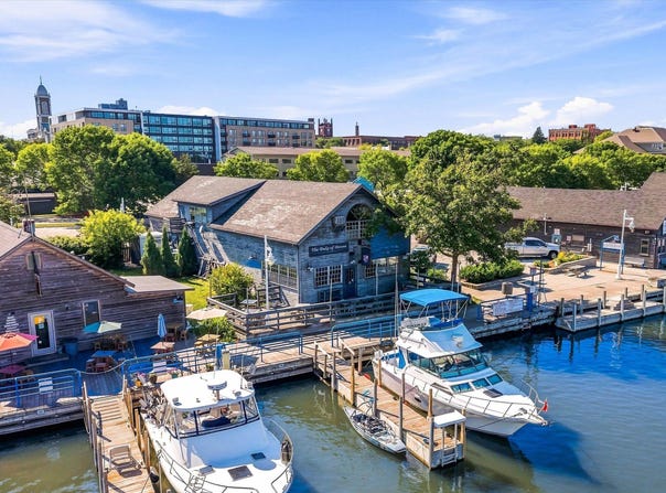 739 Riverfront Dr, Sheboygan, WI 53081