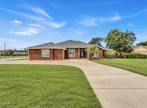 1398 Thurso Road, Lynn Haven, FL 32444