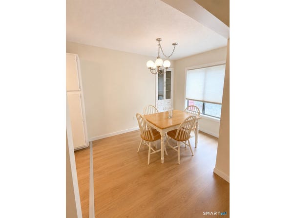 40 Woodsedge Drive, Newington, CT 06111