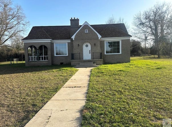 1406 E Main St., Atlanta, TX 75551