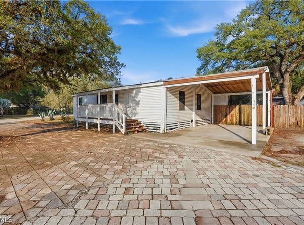 740 Bennett Avenue, Labelle, FL 33935