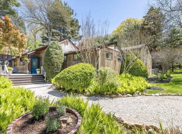 22 OAK LN, Sag Harbor, NY 11963