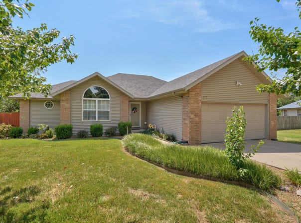 129 Deer Run, Willard, MO 65781