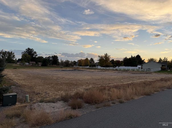 3815 N, Twin Falls, ID 83301
