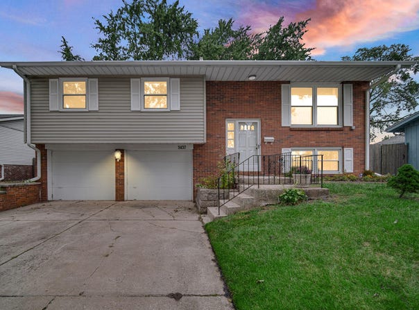 3437 Strong Place, Highland, IN 46322