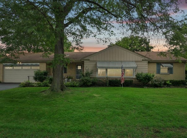 2324 Sumac Circle, Glenview, IL 60025