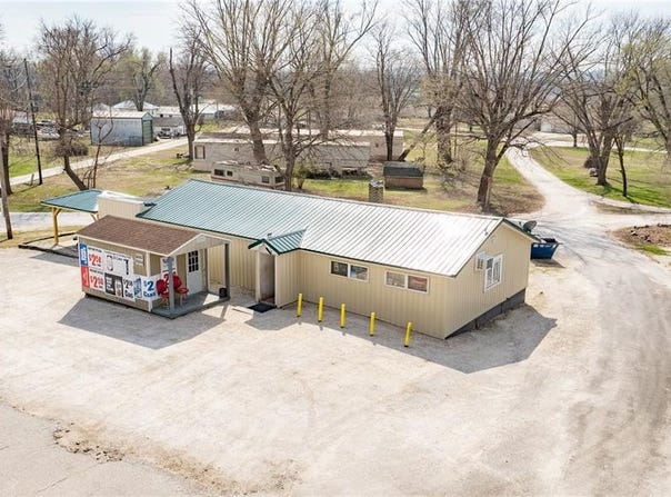 20861 State Highway 100, Fieldon, IL 62031