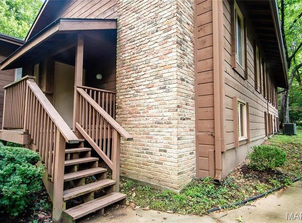 1590 Autumn Leaf Drive, Ballwin, MO 63021