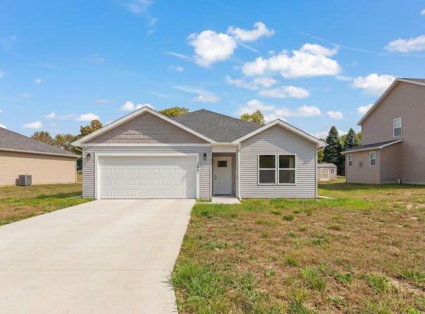 2827 Gady Pines Drive, Adrian, MI 49221