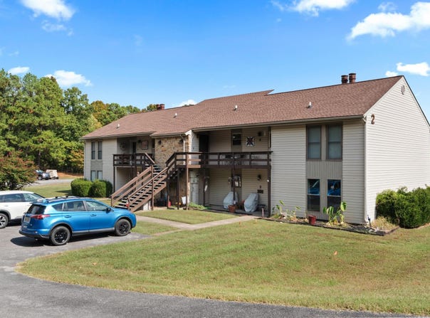 328 Champion Hills Road, Kuttawa, KY 42055