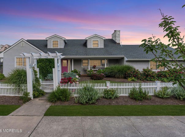 919 N Ocean Avenue, Mantoloking, NJ 08738