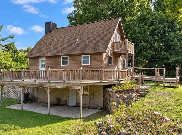 5525 W 18 1/2 Road, Mesick, MI 49668