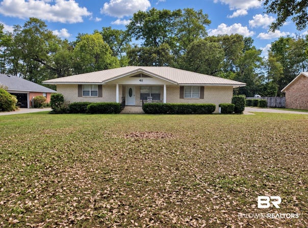 411 W Persimmon Ave, Foley, AL 36535