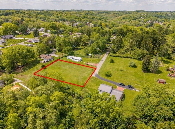 Moreland Drive, Coraopolis, PA 15108