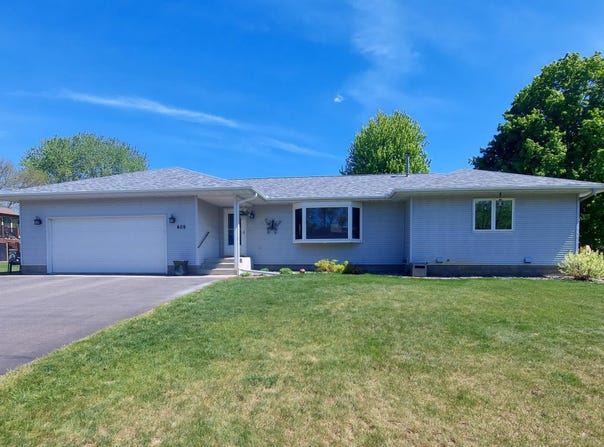 409 Sundown Drive, Avon, MN 56310