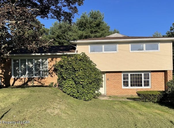 78 Summit Road, Mountain Top, PA 18707
