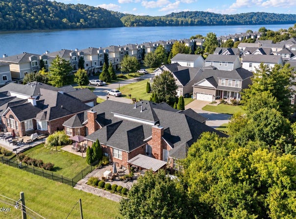 1702 Victory Ct, Prospect, KY 40059