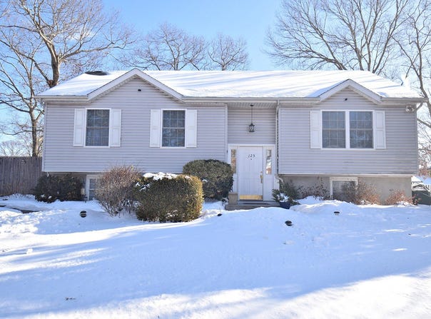 125 Dana, Mastic, NY 11950