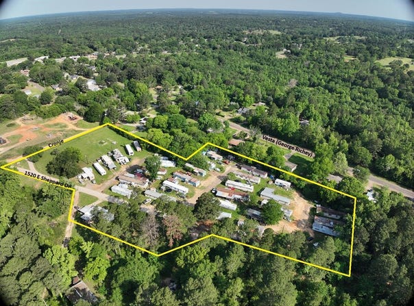 1520 E Sheppard Drive, Gladewater, TX 75647
