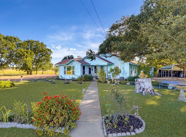 616 Lay Rd, Lockhart, TX 78644