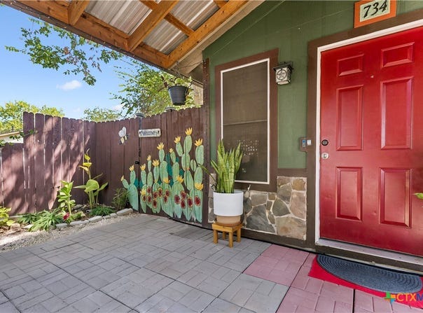734 Neches Street, Lockhart, TX 78644