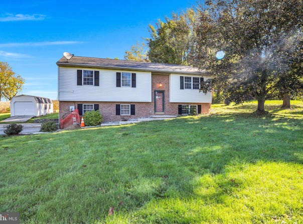 165 COVERED BRIDGE Road, ELIZABETHTOWN, PA 17022