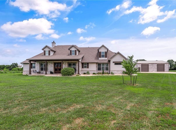 1810 Park Place Lane, Centerton, AR 72719