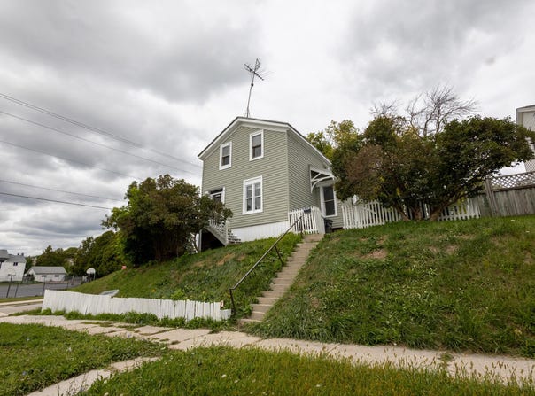 1236 St Clair Ave, Sheboygan, WI 53081