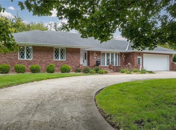 700 N Alanthus Avenue, Stanberry, MO 64489