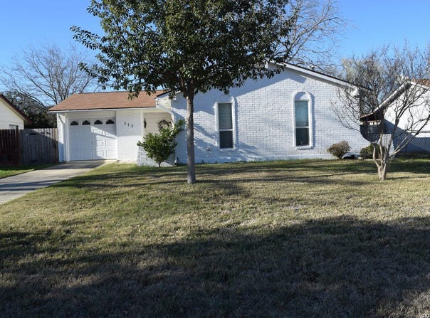 313 NELL DEANE BLVD, Schertz, TX 78154